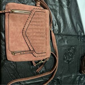 VR NYC Womens 8" x 9.5" x 2.5" Clay Magnetic Flap Closure Woven Crossbody Bag